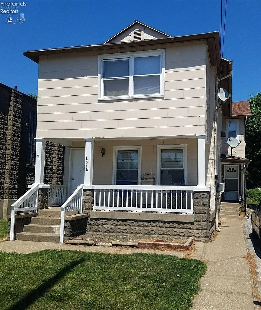 1016 Columbus Ave photo 1