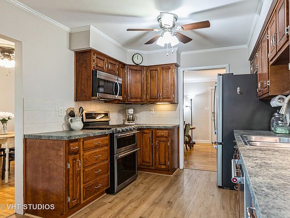 4th image of 111 Carpenter Blvd