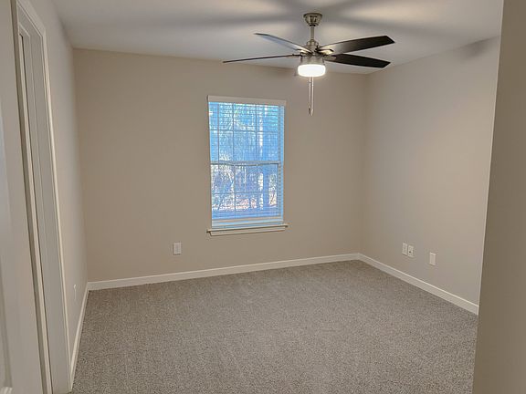 3rd image of 100 Twin Oaks Ln #1214