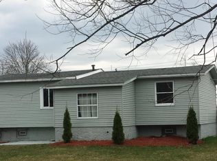5801 Old Shawnee Rd, Sanborn, NY 14132