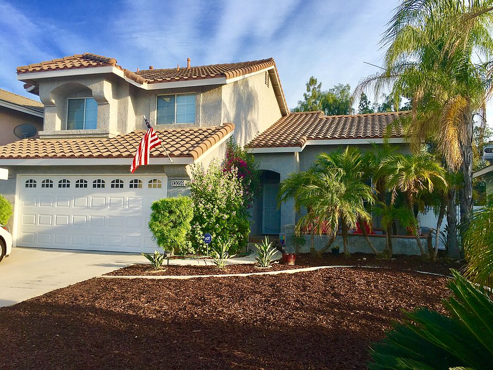 Great Curb Appeal!
