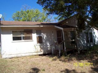 243 E Chestnut St, Grapeland, TX 75844
