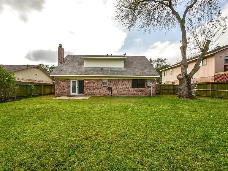 2110 Whiteback Dr — Photo 34