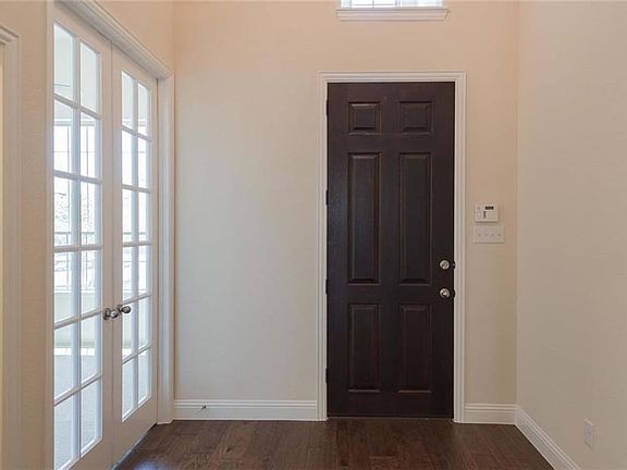 2nd image of 2305 Knox Way