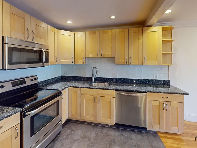 121 Tremont St #A6 — Photo 8
