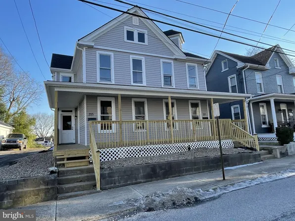 215-217 Cleveland Ave, Waynesboro, PA 17268