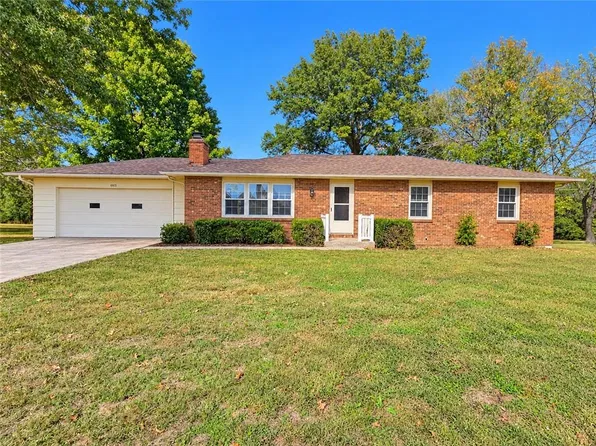 1003 E Patricia St, El Dorado Springs, MO 64744