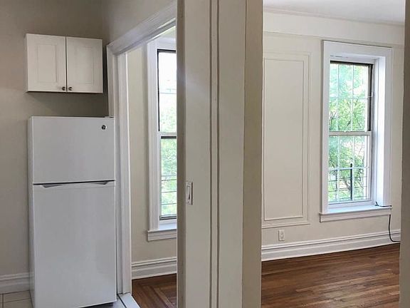 5th image of 1442 1st Ave #4