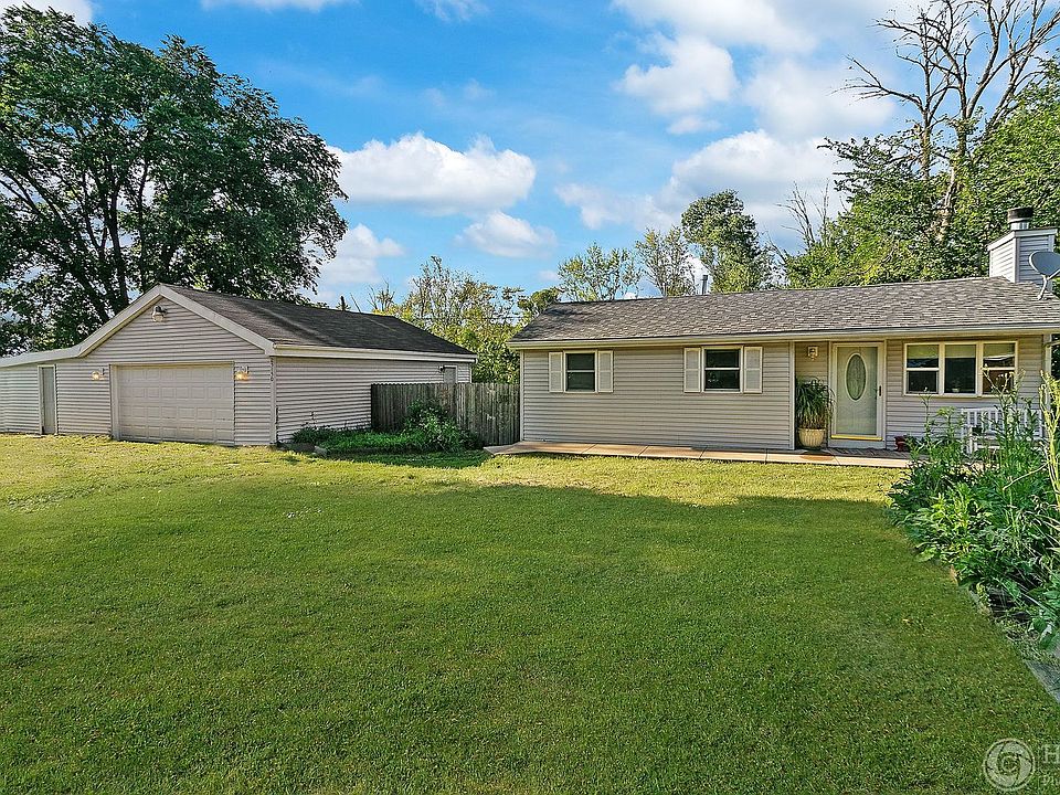 1st image of 25150 W Linden Ln