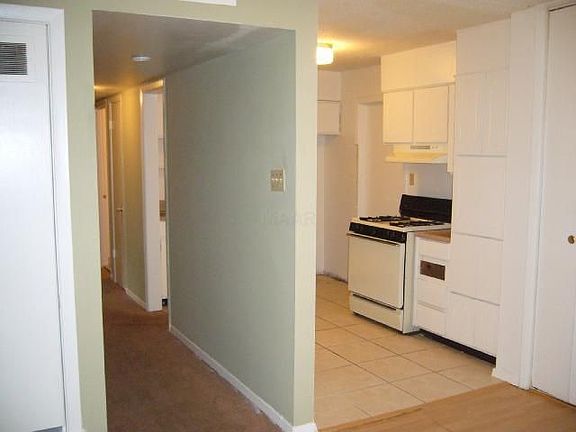 Kitchen w/Appliances