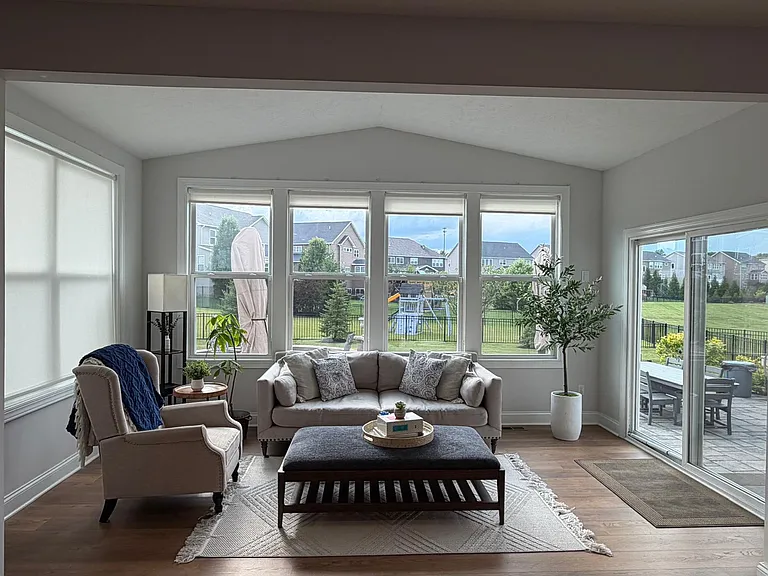 5260 Duxbury Dr — Photo 10