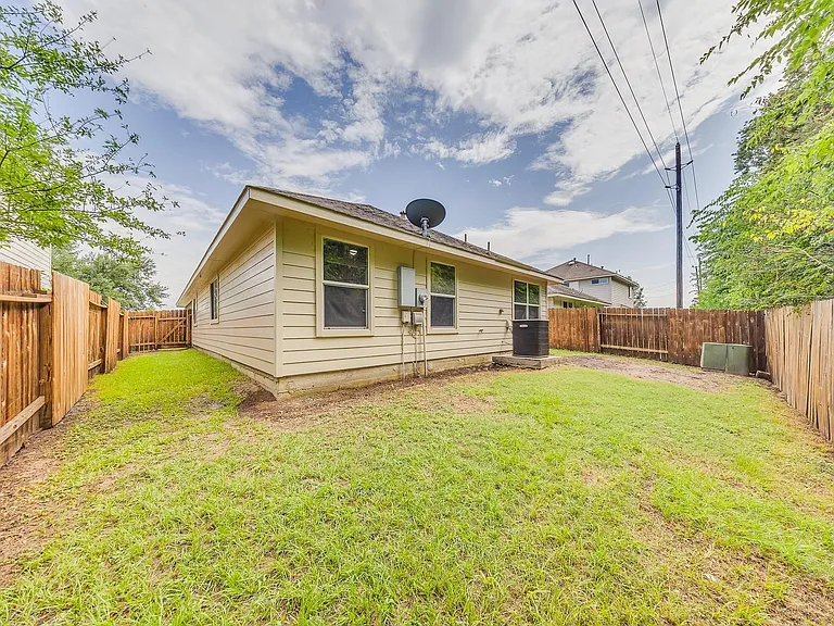 2515 Cypress Island Dr — Photo 34