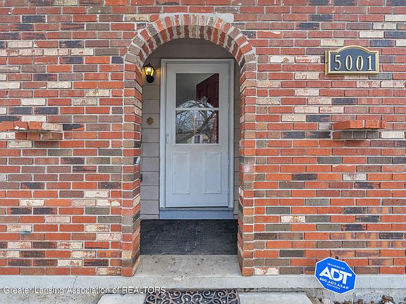 5th image of 5001 Richmond St