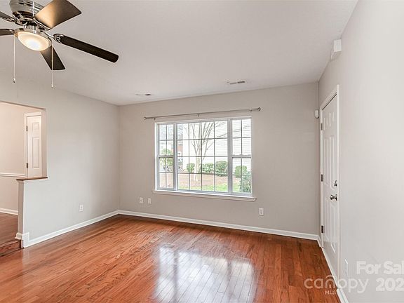 5th image of 3610 Melrose Cottage Dr