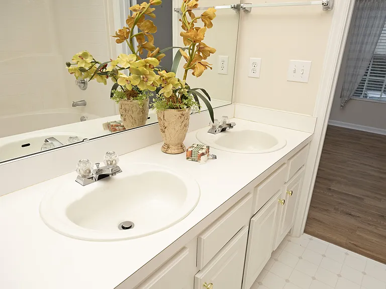 327 Orchard Park Dr — Photo 25