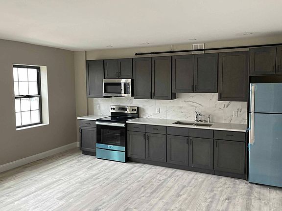 3rd image of 704 8th St #106