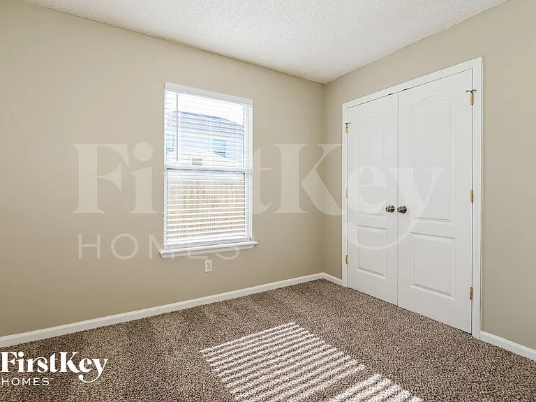 6983 Lafayette Park Dr — Photo 12