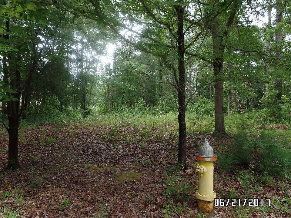 2nd image of 1922 Azalea Dr
