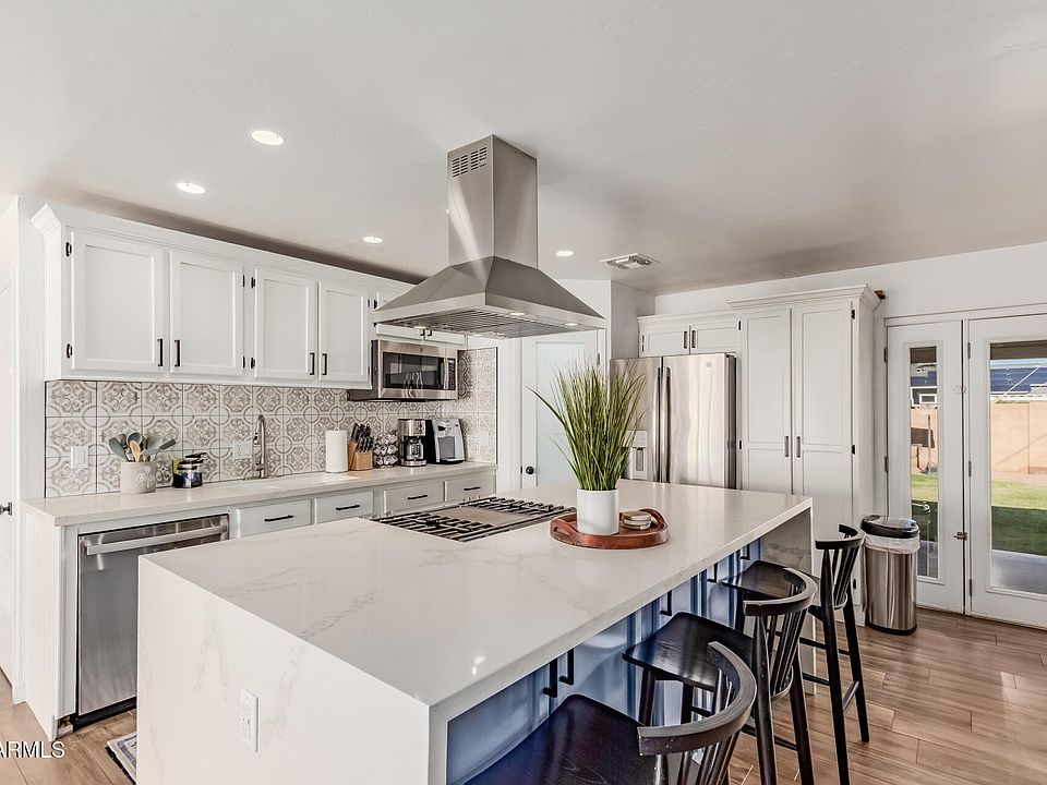 1st image of 8602 E CAMBRIDGE Avenue