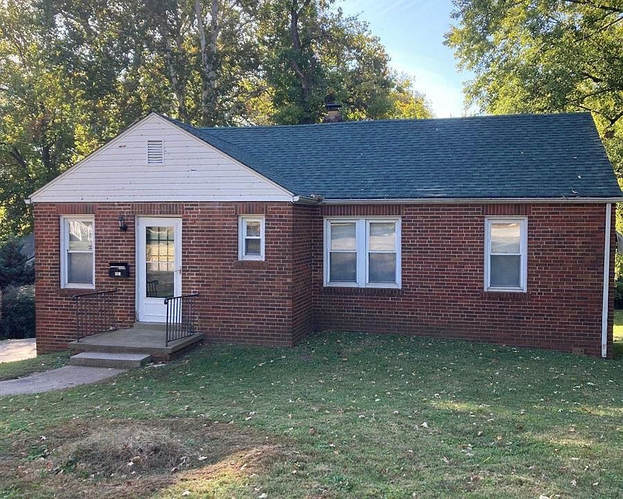 1st image of 121 Osage Dr