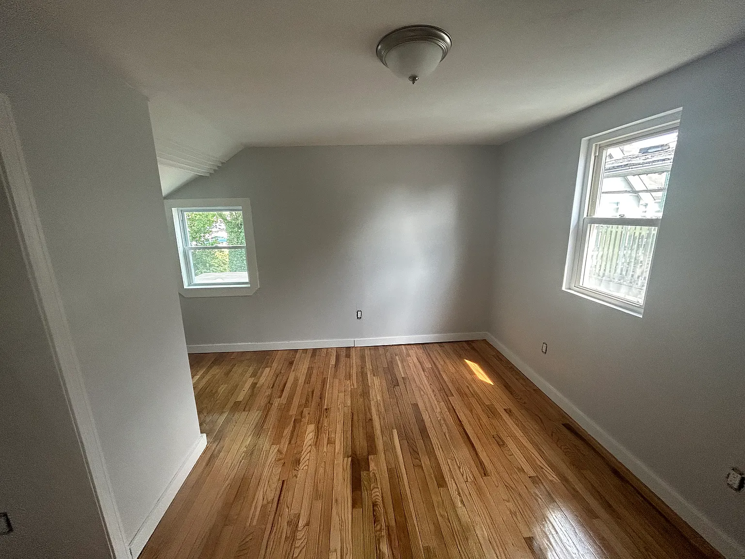 3 bed, 1250 sqft, $3,600 — Photo 3