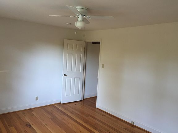 3rd image of 916 Baltimore Ave
