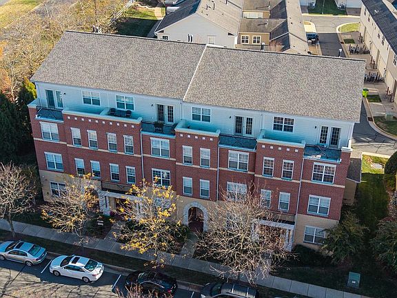 5th image of 43669 McDowell Sq