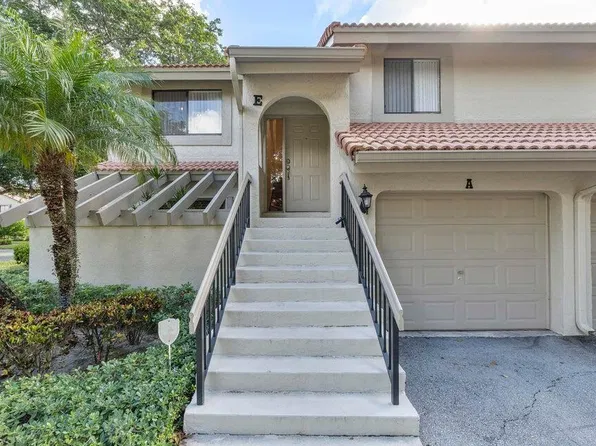 5720 Coach House Circle #E, Boca Raton, FL 33486