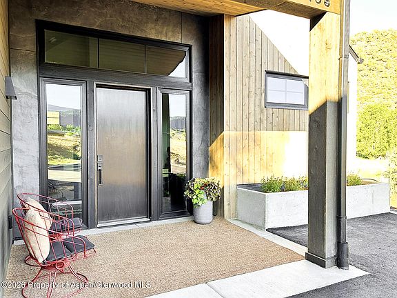 3rd image of 408 Red Cliff Cir