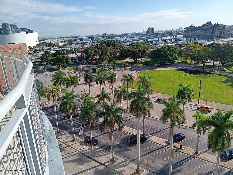 244 Biscayne Blvd #2805 — Photo 19