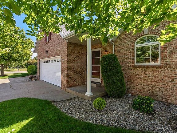 4th image of 2960 Bentbrooke Dr