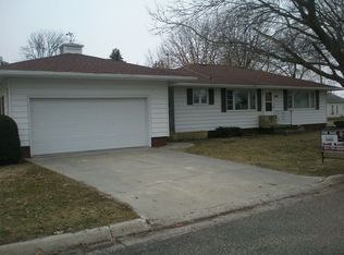 302 4th Ave SW, State Center, IA 50247