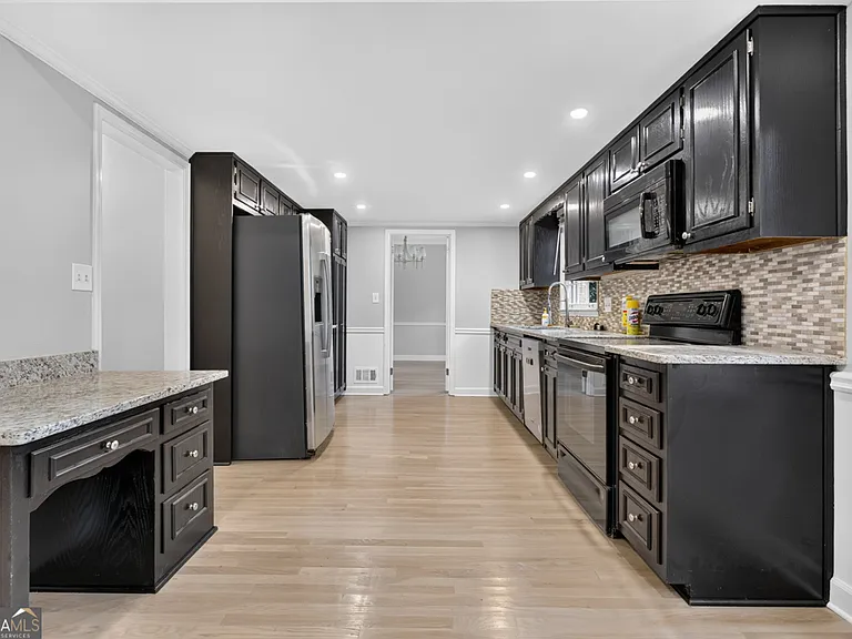 4854 Springfield Dr — Photo 17