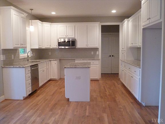 4th image of 1060 Shane Meadow Ct