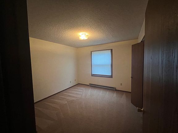 5th image of 1146 Imperial Cir APT 1