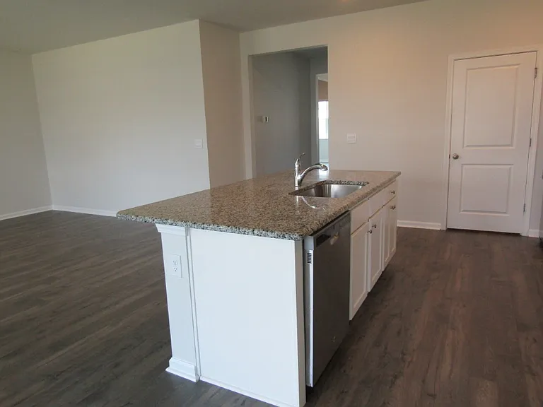 2165 Ainsley Dr — Photo 14