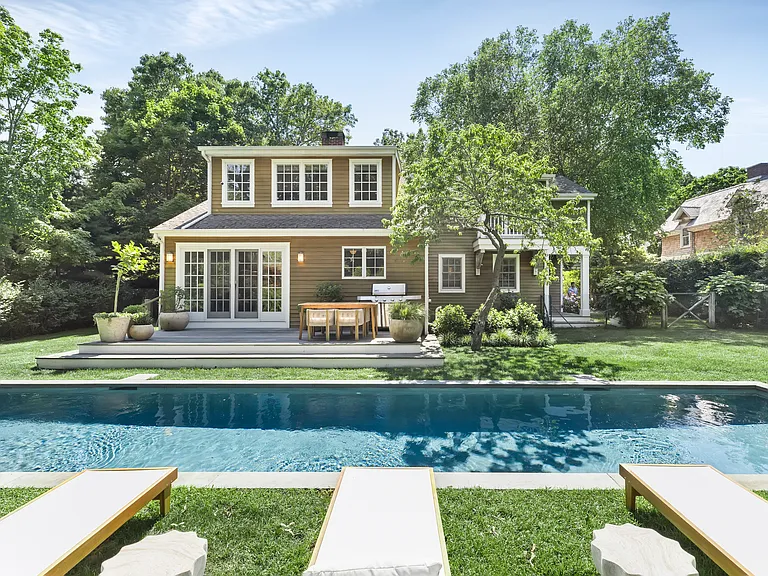 109 Franklin Ave — Photo 8