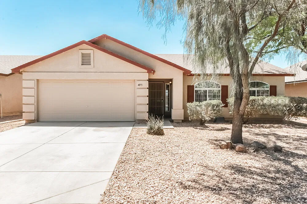 3 bed, 2.0 bath, 1421 sqft, $2,210 — Photo 1
