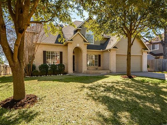 2nd image of 2103 Green Oaks Cir