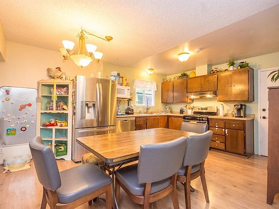 5th image of 9344 Castlemont Cir