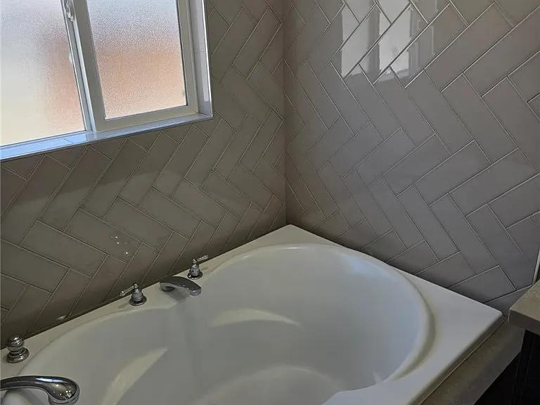 1812 W Balboa Blvd — Photo 15