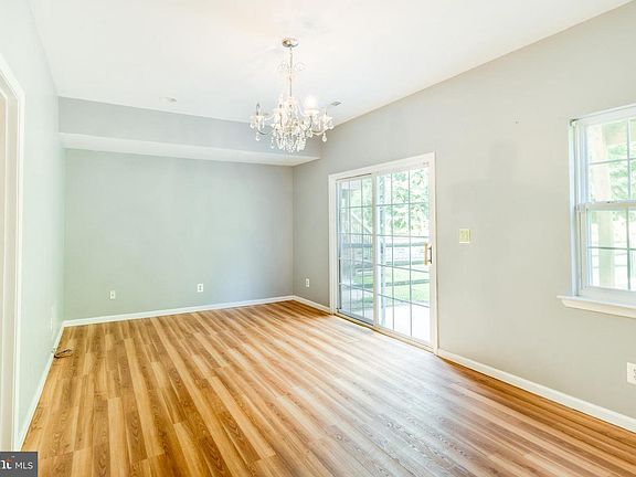 4th image of 238 Camerton Ln
