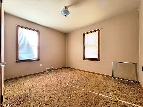 5th image of 32 S Edgehill Ave