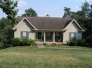 1521 N Courtney Oak Ln, Knoxville, TN 37938