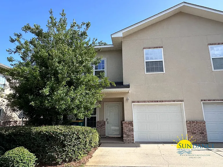 1494 Bentley Cir — Photo 1
