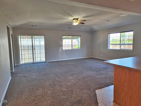 5th image of 977 Garden Springs Cir