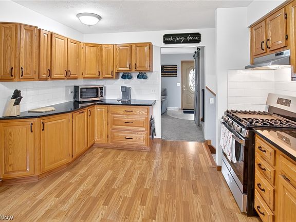 3rd image of 3802 Bramblewood Dr