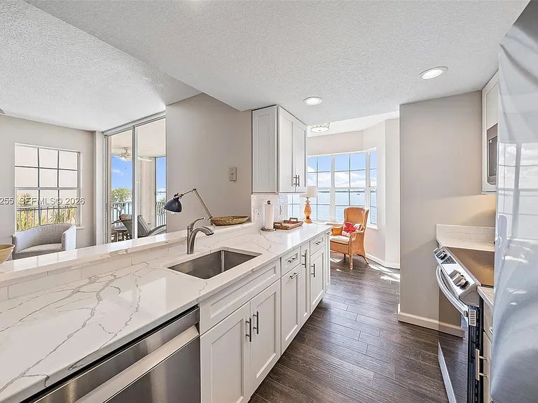 5800 NE Island Cove Way #2207 — Photo 6
