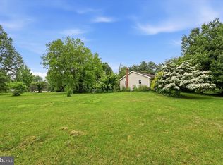 10 Homestead Ln, Cochranville, PA 19330