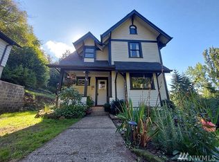 724 Oregon Ave, Raymond, WA 98577